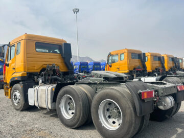 Howo tractor N7G440