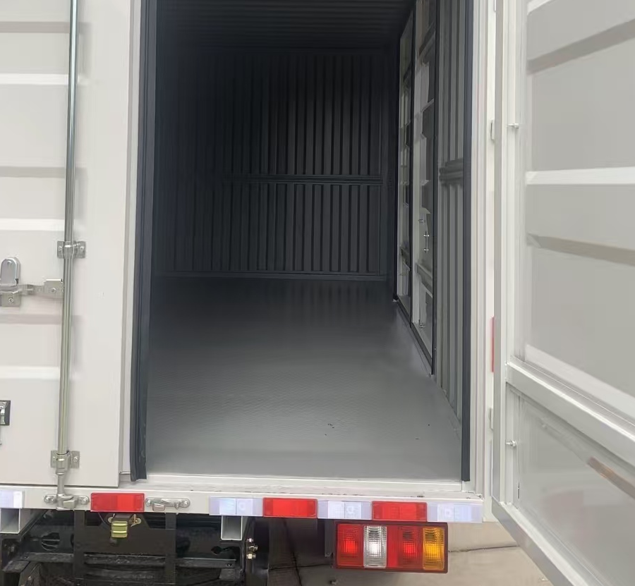 Used JAC 6 Wheels Box Trucks