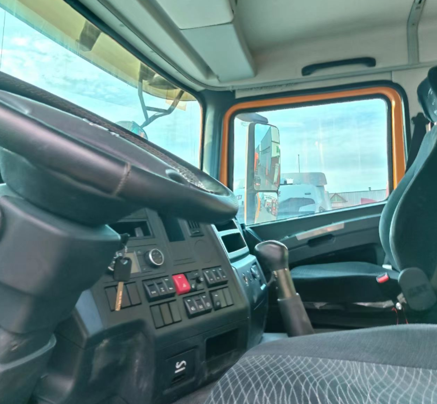 Used Shacman Dump Trucks X3000 Yellow