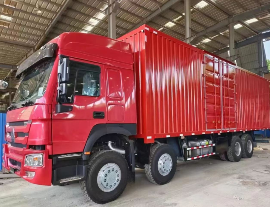 Used HOWO 12 Wheels Box Trucks