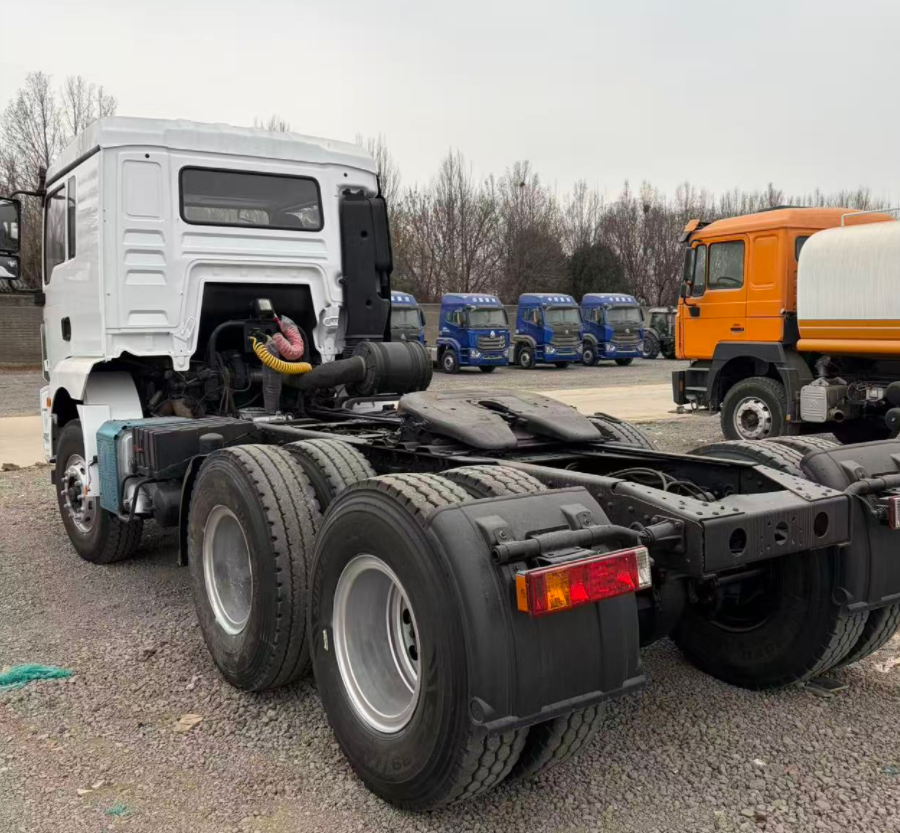 Used Shacman H3000 White Tractor Truck