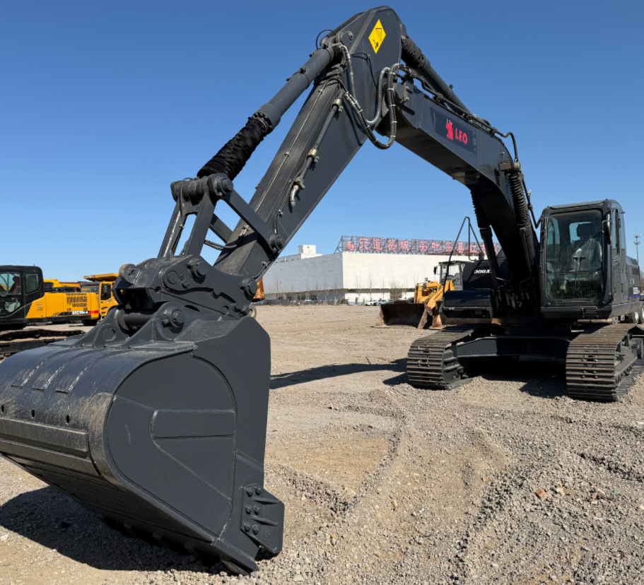 Used LEO Excavators