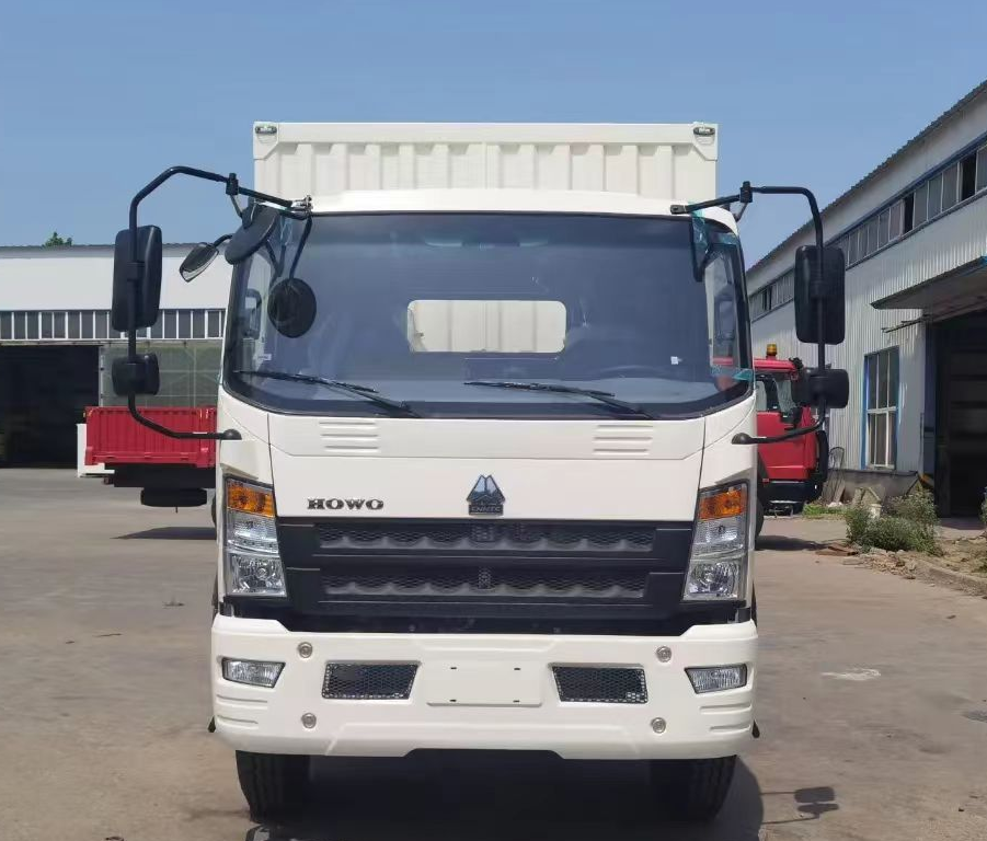 Used HOWO 6 Wheels Box Trucks White