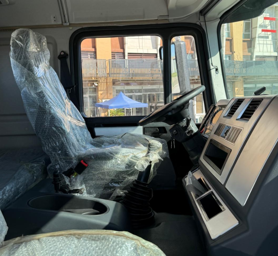 Used Shacman F3000 tractor truck