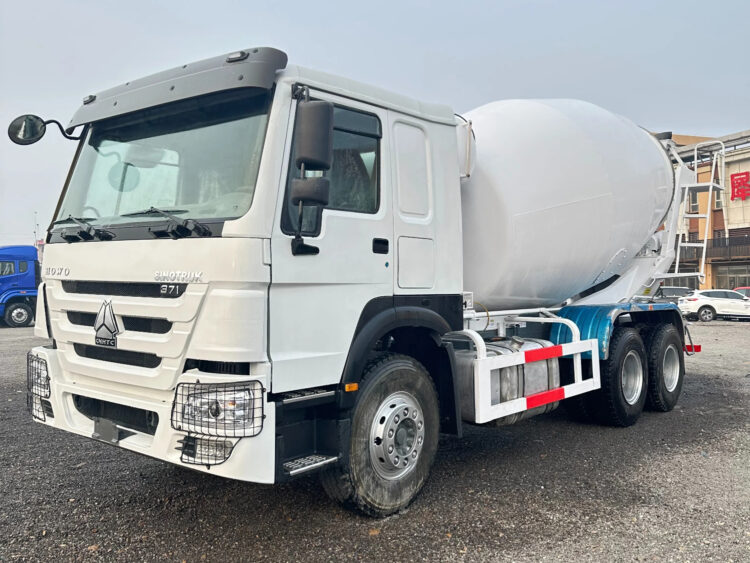 HOWO Mixer Trucks: High-Efficiency Concrete Transport for Large-Scale Construction