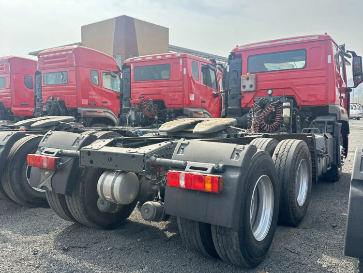Howo tractor N7W