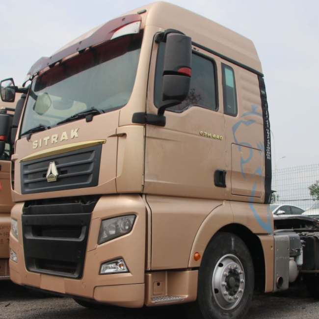 Sitrak Tractor Trucks C7H440